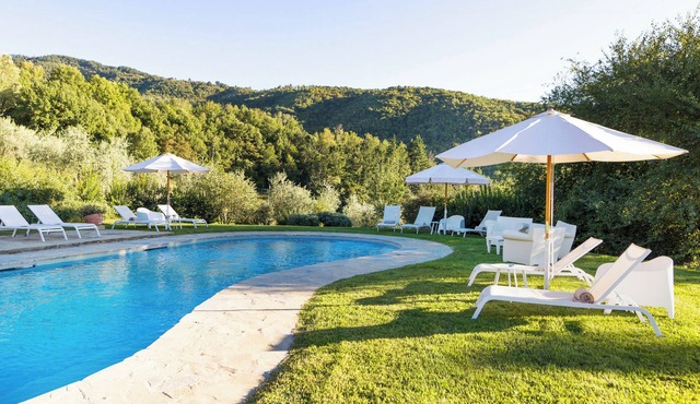 Historic apartment in Tuscan village