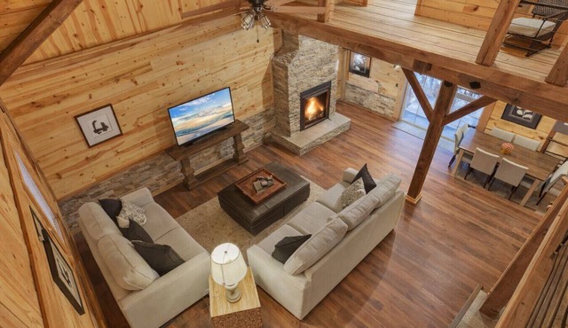 Hocking Hills: Timber Bear Lodge