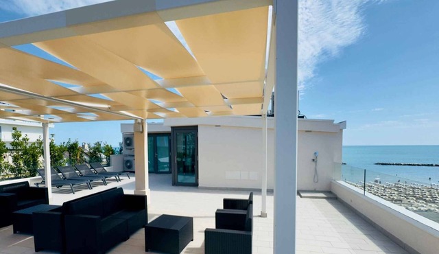 Holiday apartment with air conditioning, balcony and internet