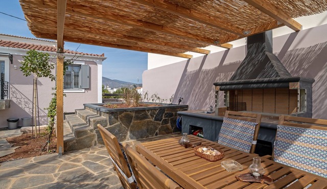Holiday Home 'Koilada Family House 1' with Sea View, Wi-Fi