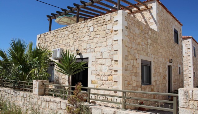 Holiday house close to the beautiful beach, wifi | Analipsi, Crete