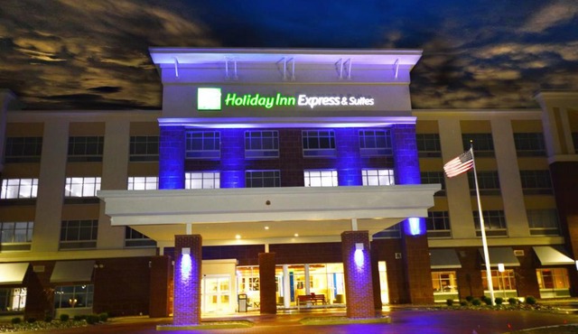 Holiday Inn Express & Suites Toledo South - Perrysburg by IHG