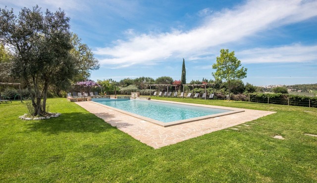 Hotel Apartment "Villa Limone" with Shared Pool & Wi-Fi