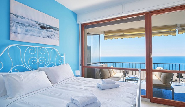 I Gabbiani sul Mare - Two Bedroom Apartment, Sleeps 4