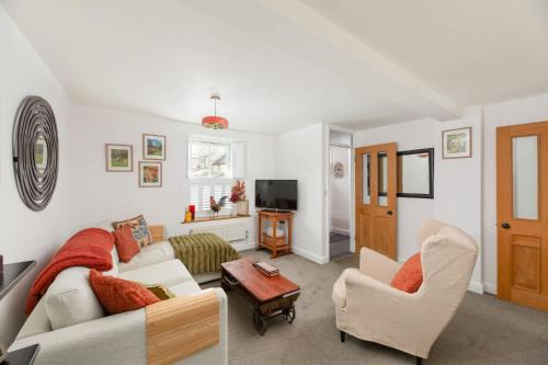 Idyllic Cottage in Picturesque Cotswolds Village
