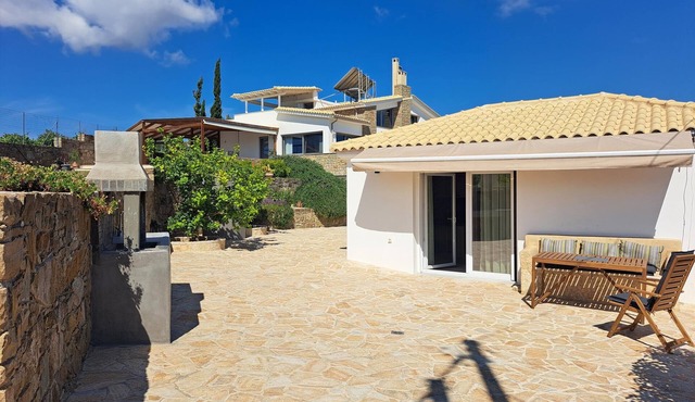 Idyllically situated, small holiday home, on the edge of Assini, near Koroni, on