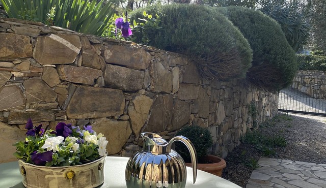Idyllically situated, comfortable detached country house in a stylish ambience