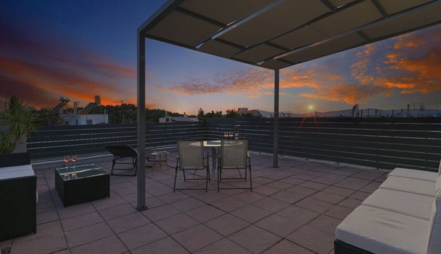 Iliodorou2-4- Acropolis terrace Athenian studio