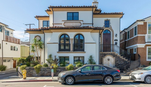 Immaculate 3,000 Sq Ft Home A Block To The Beach