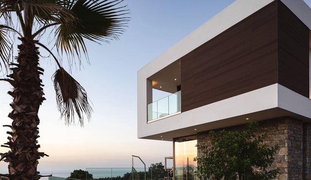 Impeccable design, total privacy & heated pool with sea views