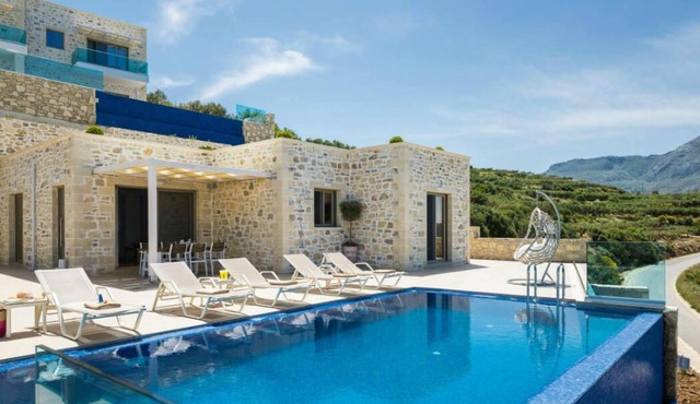 Imposing Lux Villa for 7 guests overlooking Phalasarna Beach