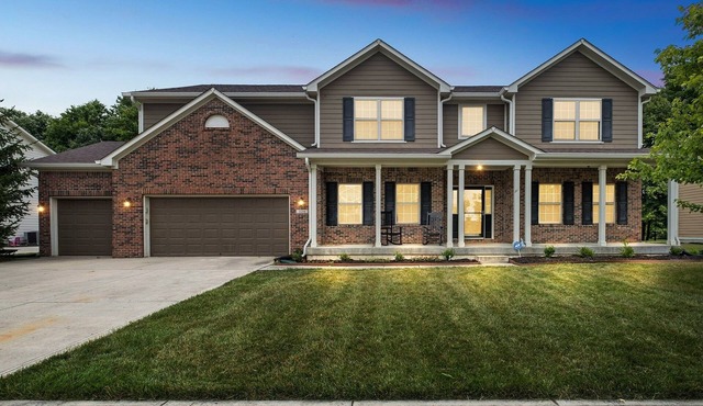 Incredibly Spacious Carmel Home with Fully Equipped Kitchen - 4700 Sq Ft! Pet Friendly! by RedAwning