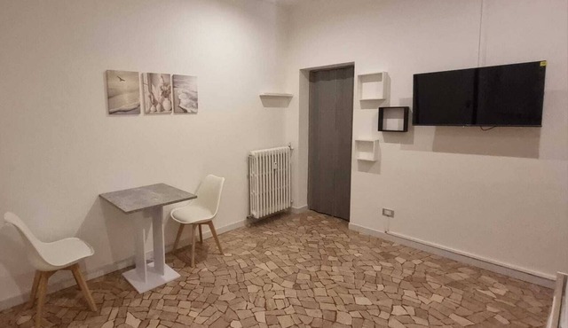 Independent Room with Private Access in Fairgrounds