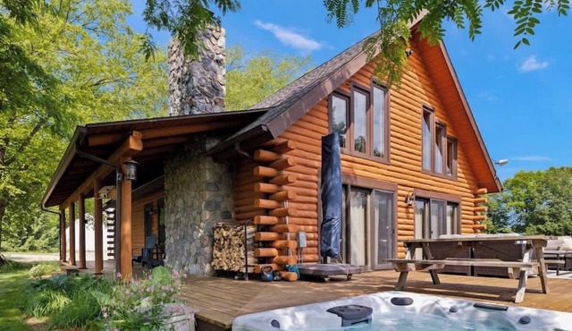 Juniper Presents: 15-Acre Retreat - Pool, Hot Tub, Pond, EV Charger