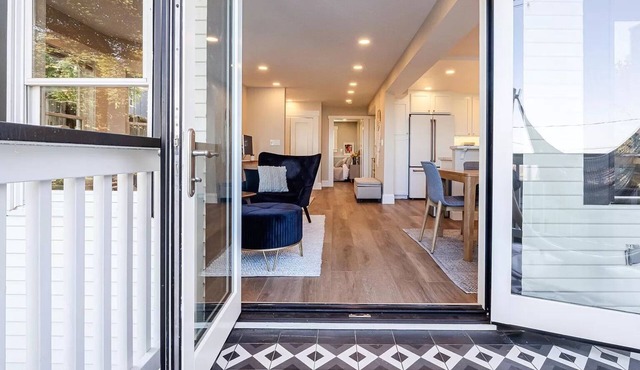 [JUST RENOVATED] 2bd with storage luxury remodel nested in quiet Noe Valley