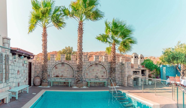 Karteros Luxury Villa