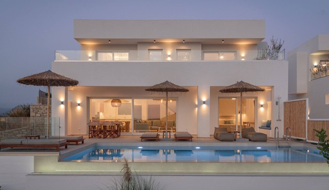 KOMMOSUNSET VILLA KALLIOPI