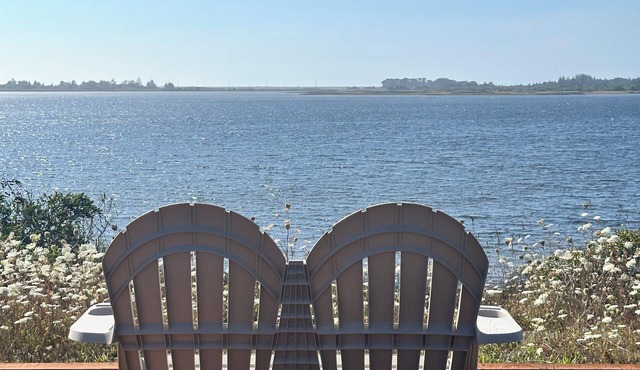 Lakefront Ranch with Hot Tub and WiFi in Crescent City