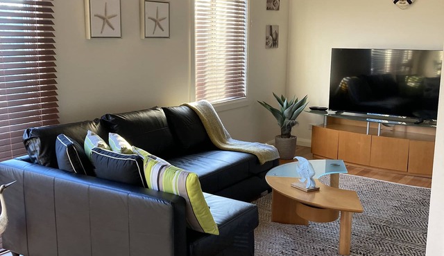 Lakes Hide Away - Relax and Enjoy Lakes Entrance