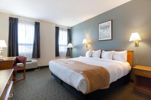 Lakeview Inns & Suites - Okotoks