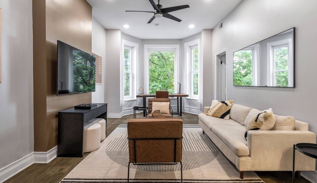 Lakeview Lux - Apt #2