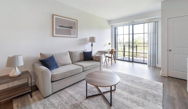 Landing | Modern 1BD, Gym, Clubhouse