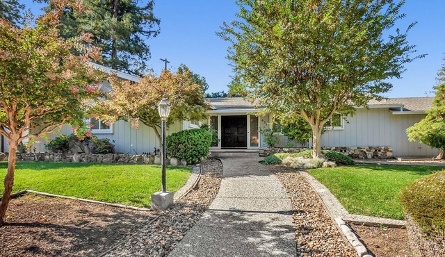 Large home - Sleeps many 4B/2B
