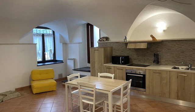 Le Case Del Sole, Rustico 60sqm sea view and private garden, 2.5km from the sea