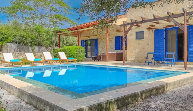 Lemon Tree Villa with Private Pool and Starlink Internet