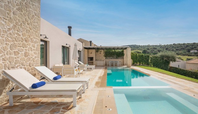 Lithari Dio - Luxury Villa with Private Pool in Corfu for 4 Guests