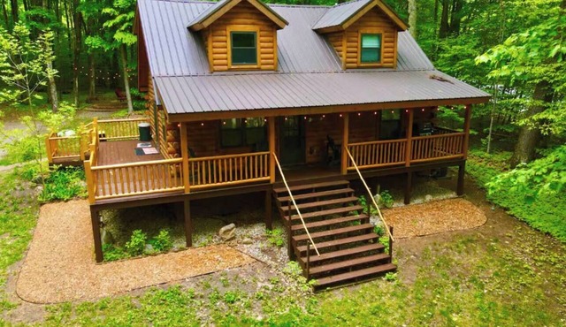 Log Cabin Sleeps 10 | Pool Pass | Golf + Ski