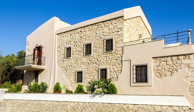 Lovely mansion, in Piskokefalo - Crete