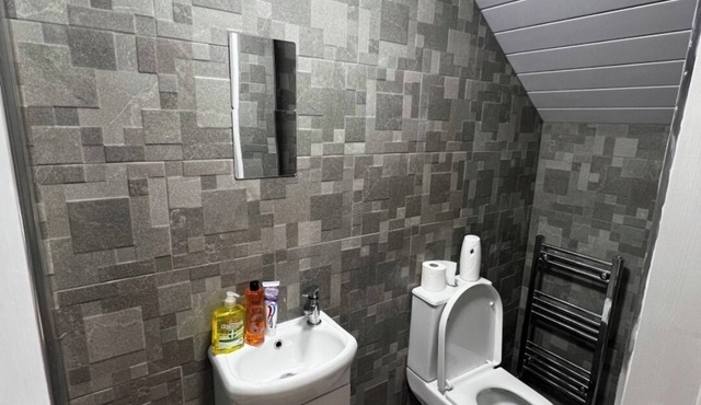 Lovely private room with a private bathroom