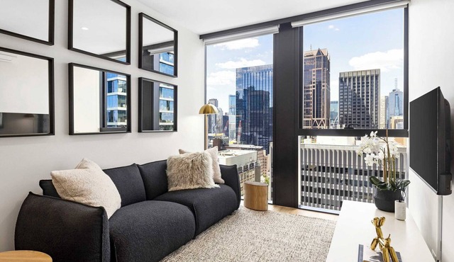 Luxuria Apartments - Collins House