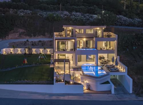 Luxurious Villa Selestine - With Private Pool
