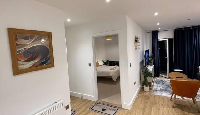Luxury 1-Bed Apt | Birmingham City | Patio
