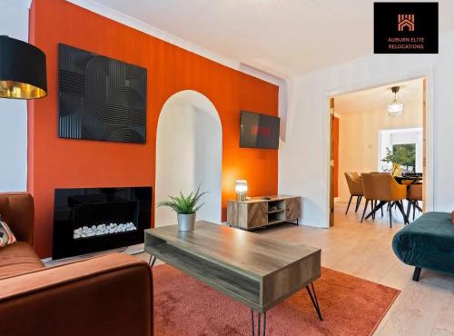 Luxury 3 Bedroom Contractor Stay House in Birmingham B23 near M6 & Fort Dunlop with Free Parking and WiFi