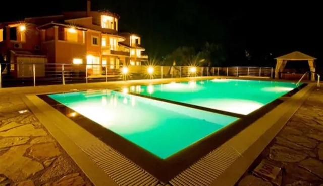 Luxury 3 Floor Villa with Private Pool and Garden