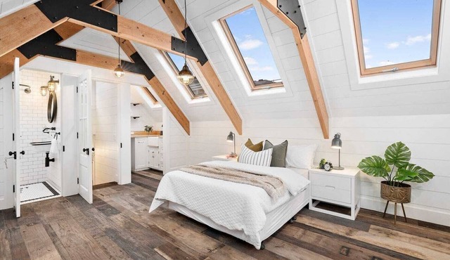 Luxury refined Victorian secluded quarters for the perfect relaxation.