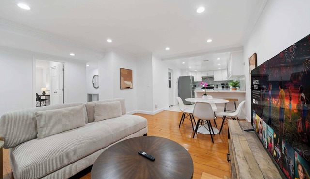 Marbella Lane - Serene & Spacious 3BR Haven