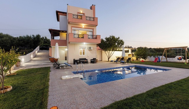 Marina Villa a nature inspiring retreat, Villa
