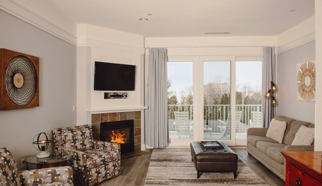 Maritime Suite 214: Spacious 2BR condo in charming Bay Harbor with stunning village views.