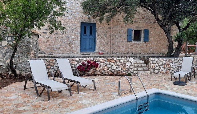 MATHILAD'S HOUSE: traditional stone house in unspoiled nature