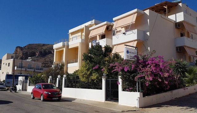 Michalis Studios & Apartments