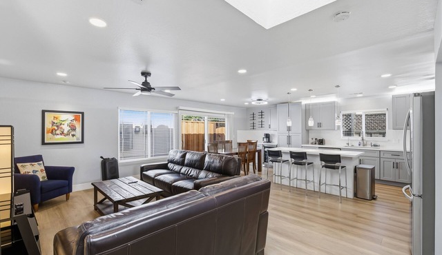 Modern 4BR Home, Sleeps 9, Near Silicon Valley