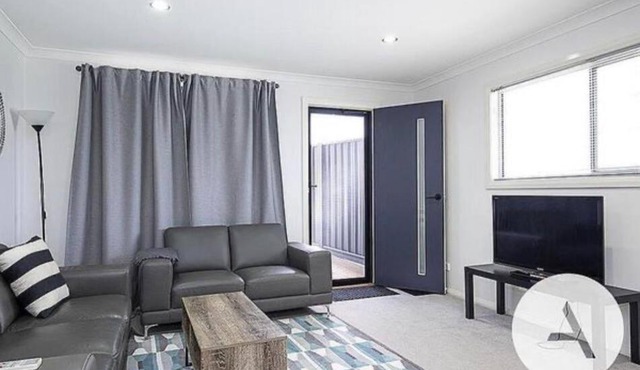 Modern cottage central location