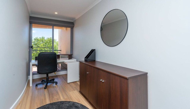 Modern & Homely 2BR Burke Crescent Apartment