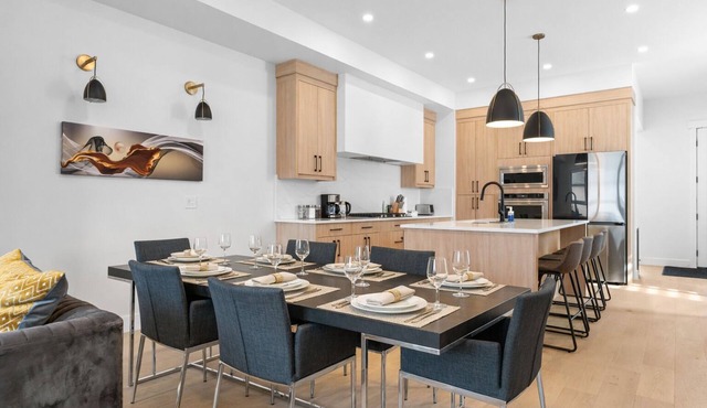 Modern Luxury Home | 3 Min to University, Stadium & Major Hospitals