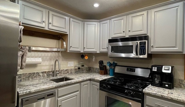 Modern Private Cottage with Luxury Amenities