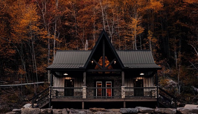 Modern-Rustic, Secluded Cabin w/Clarion River Frontage, Borders National Forest in Sigel